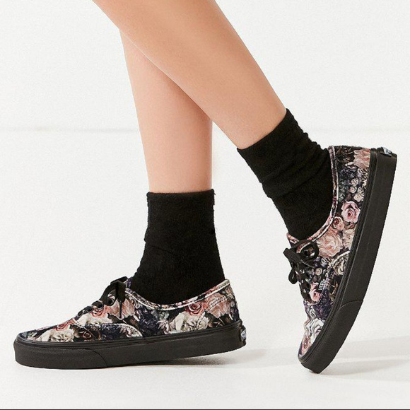 🆕 VANS Velvet Printed Sneakers - Picture 2 of 6